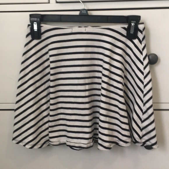 Striped American Eagle Mini skirt - Picture 3 of 3